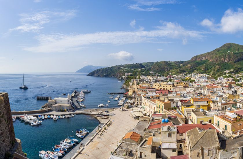 Přístav na ostrově Lipari Přístav na ostrově Lipari